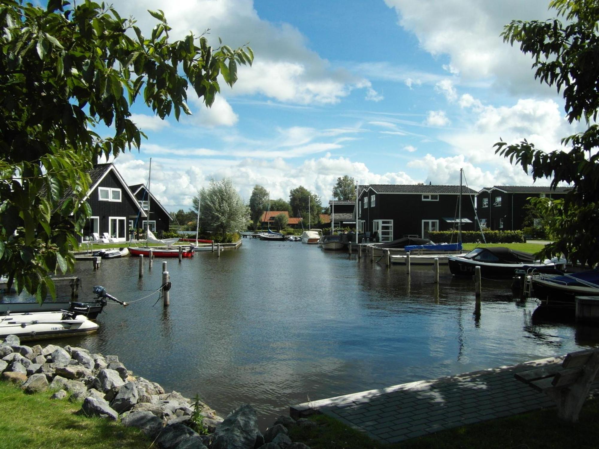 Waterpark Oan 'E Poel Bij Sneekermeer Terherne Exteriér fotografie