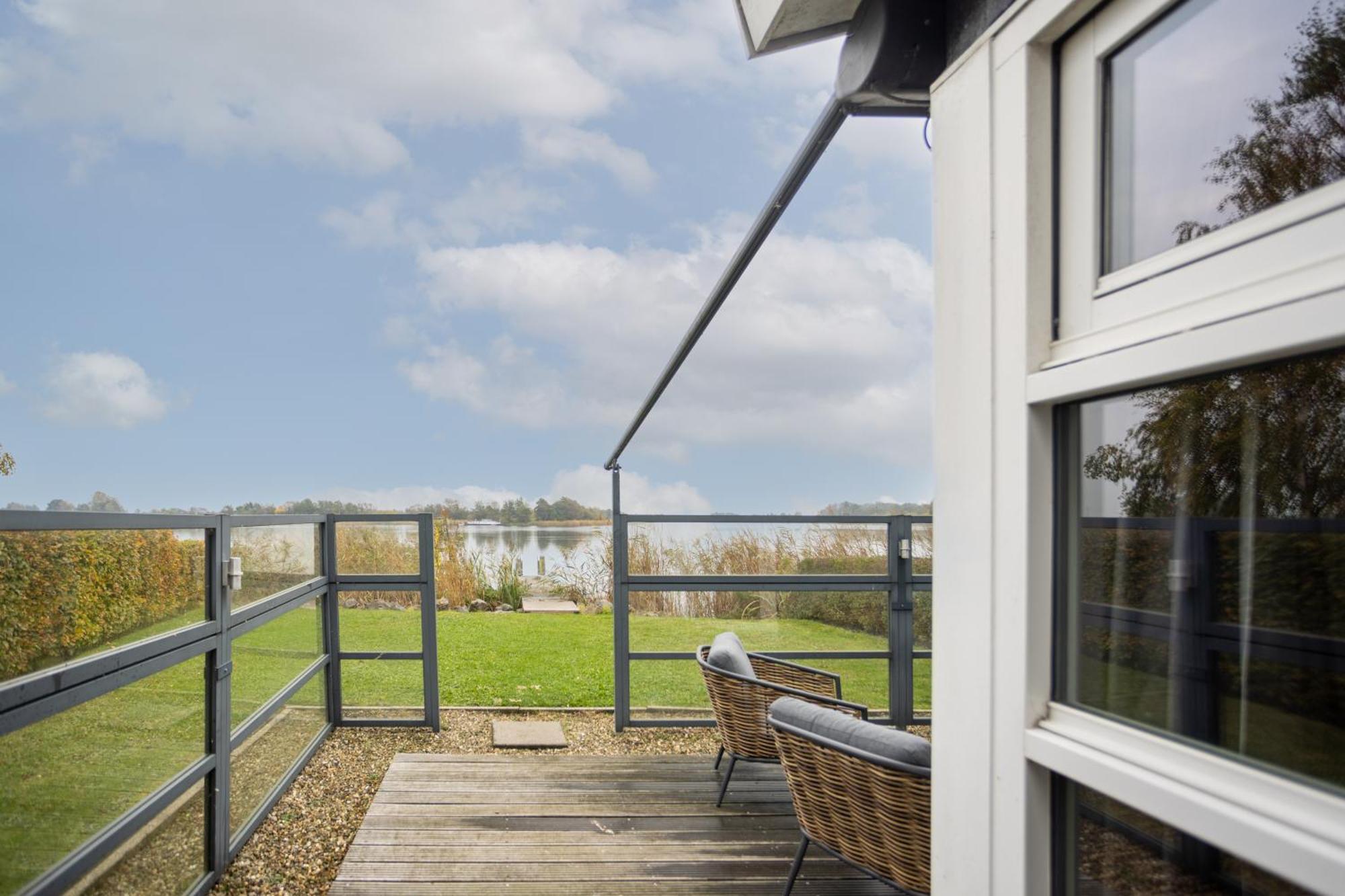 Waterpark Oan 'E Poel Bij Sneekermeer Terherne Exteriér fotografie