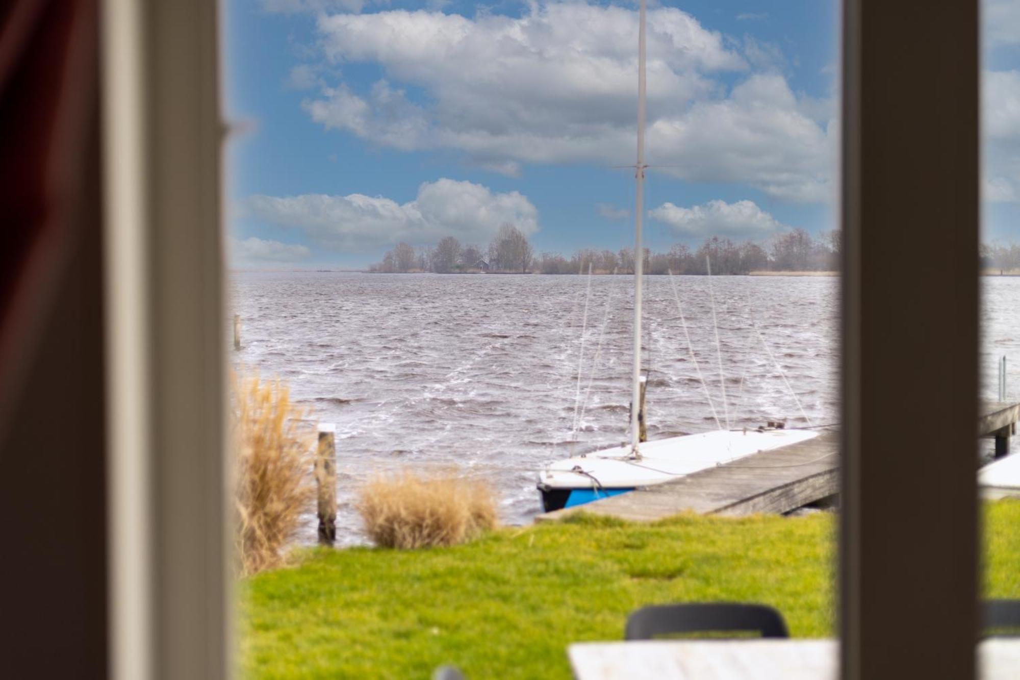 Waterpark Oan 'E Poel Bij Sneekermeer Terherne Exteriér fotografie