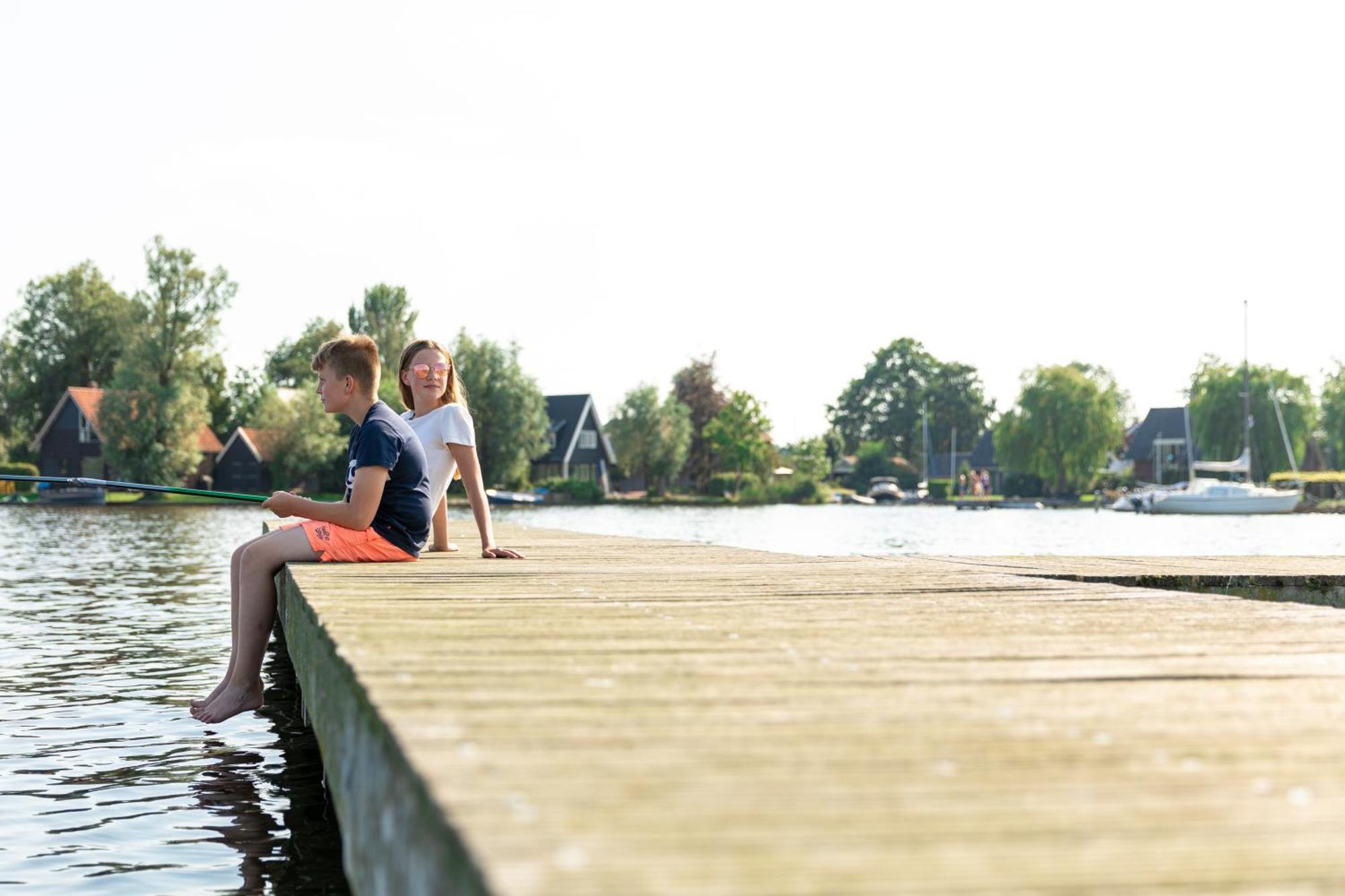 Waterpark Oan 'E Poel Bij Sneekermeer Terherne Exteriér fotografie