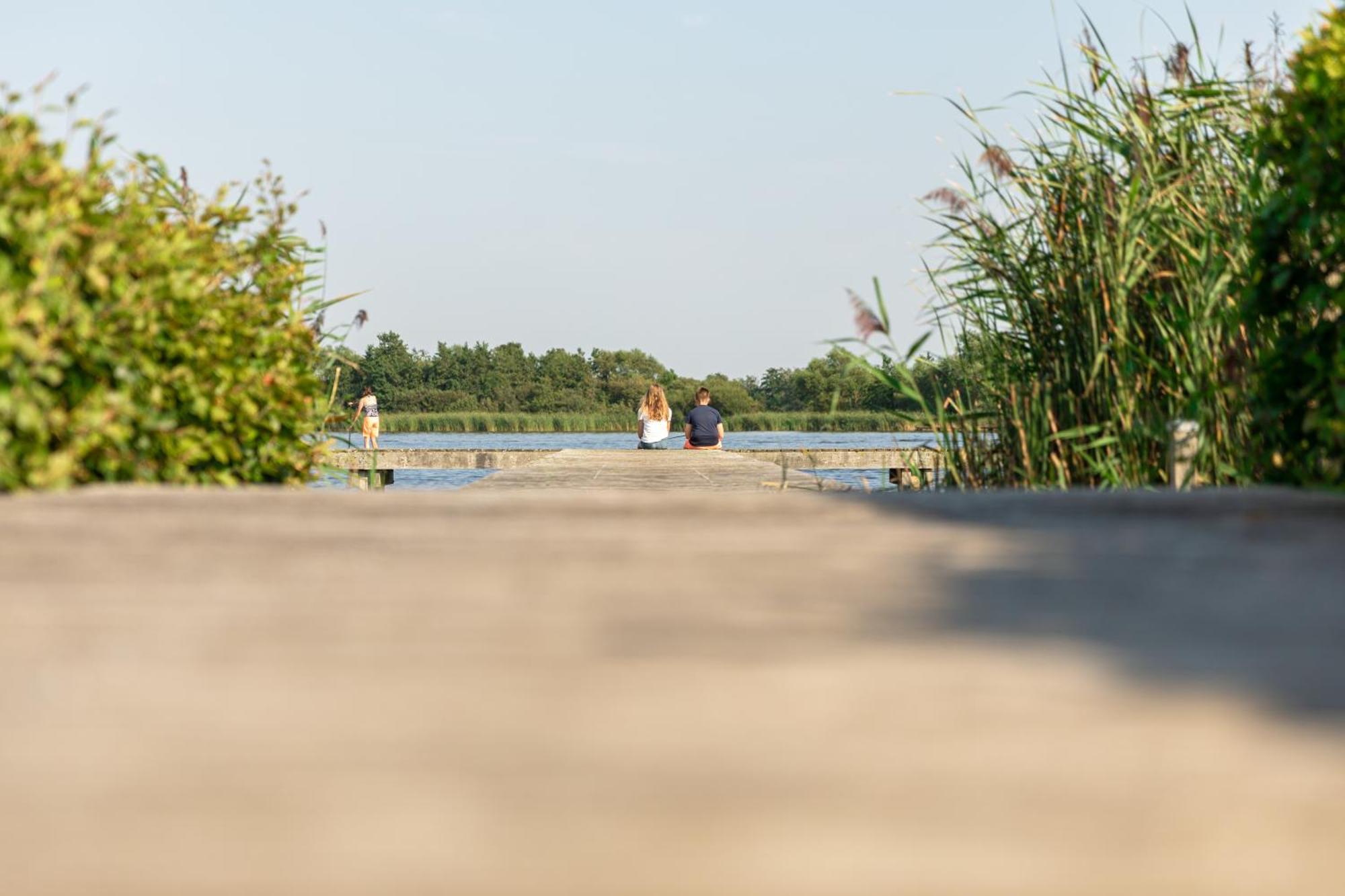 Waterpark Oan 'E Poel Bij Sneekermeer Terherne Exteriér fotografie