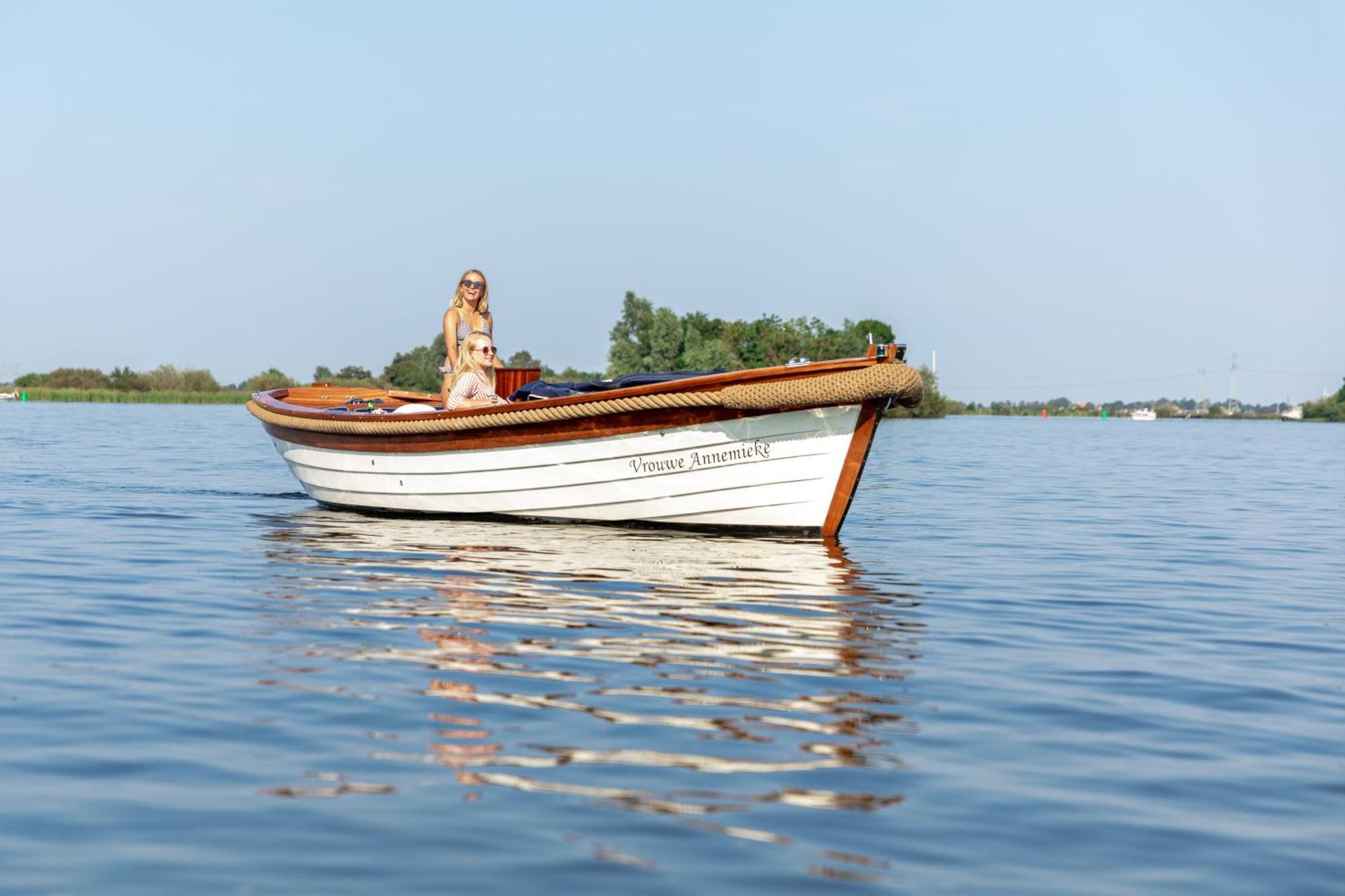 Waterpark Oan 'E Poel Bij Sneekermeer Terherne Exteriér fotografie
