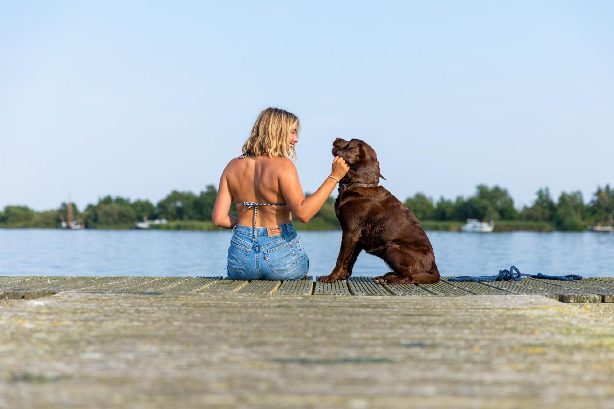 Waterpark Oan 'E Poel Bij Sneekermeer Terherne Exteriér fotografie