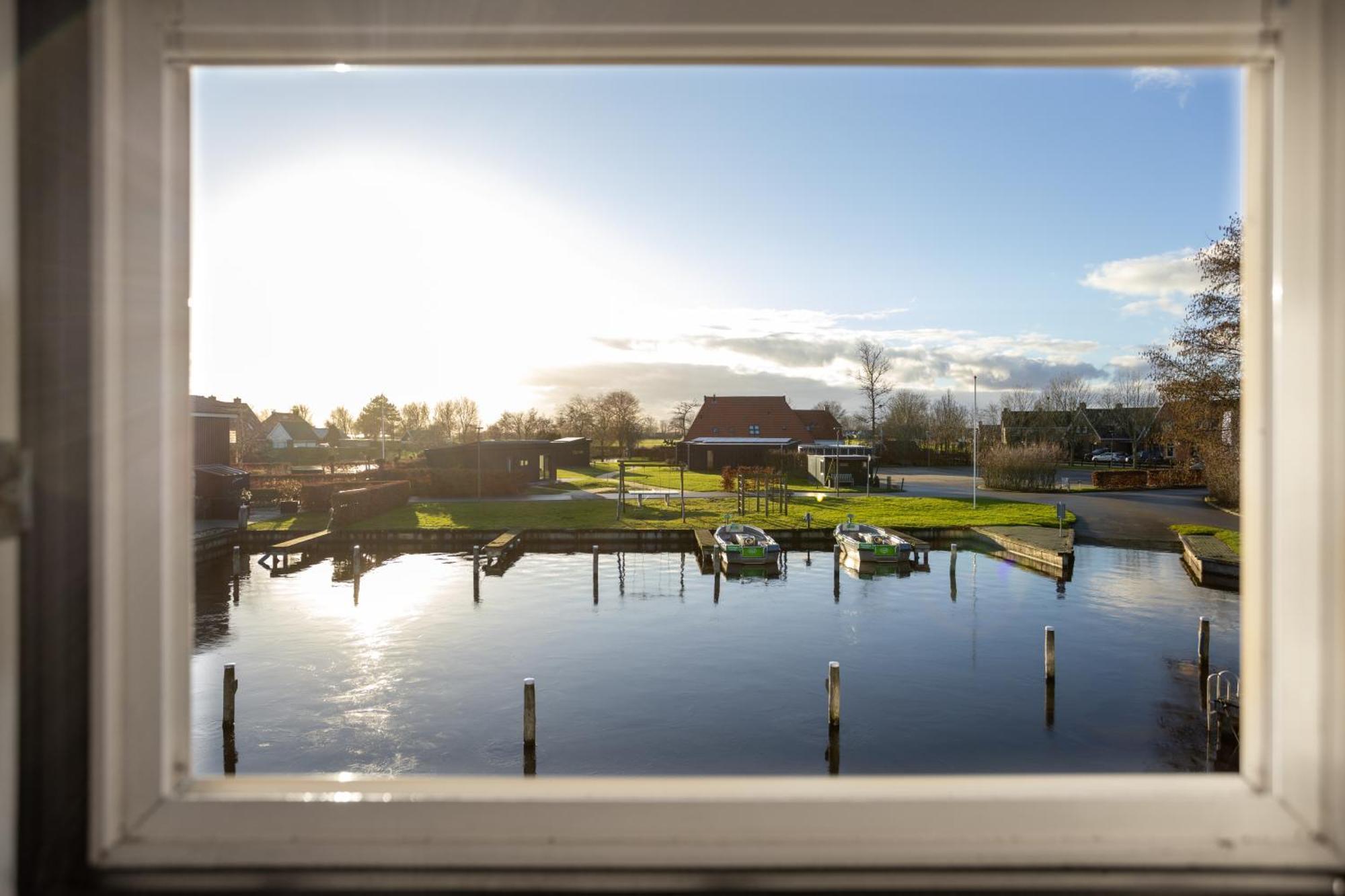 Waterpark Oan 'E Poel Bij Sneekermeer Terherne Exteriér fotografie