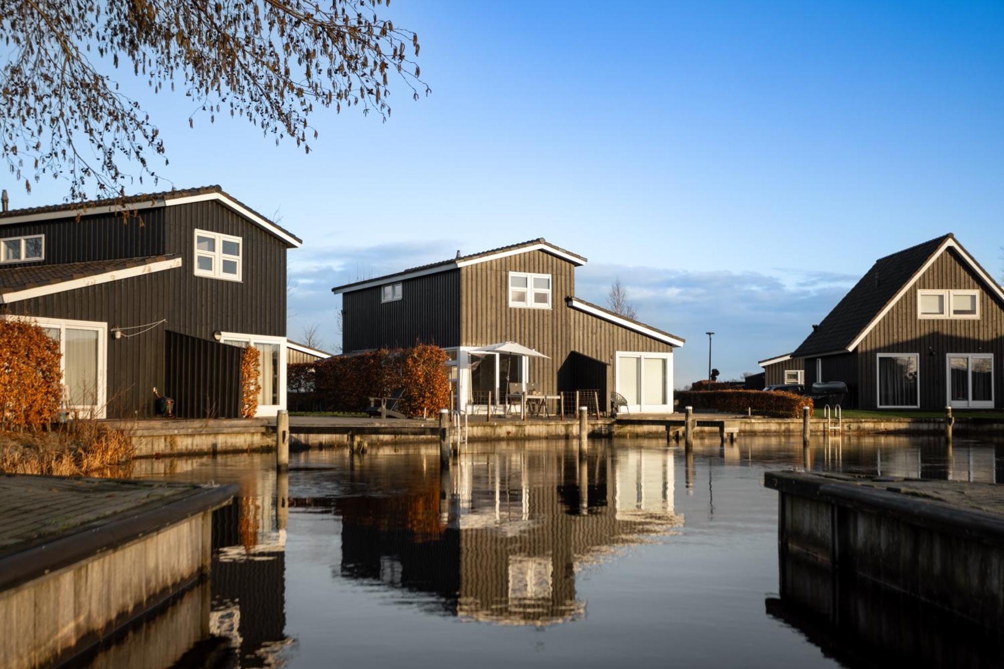 Waterpark Oan 'E Poel Bij Sneekermeer Terherne Exteriér fotografie